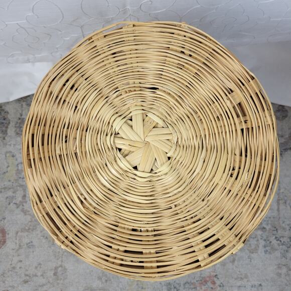 Vintage Handwoven Round Bamboo Wicker Hamper 20x14 Natural Toned Basket with Lid - Picture 12 of 15